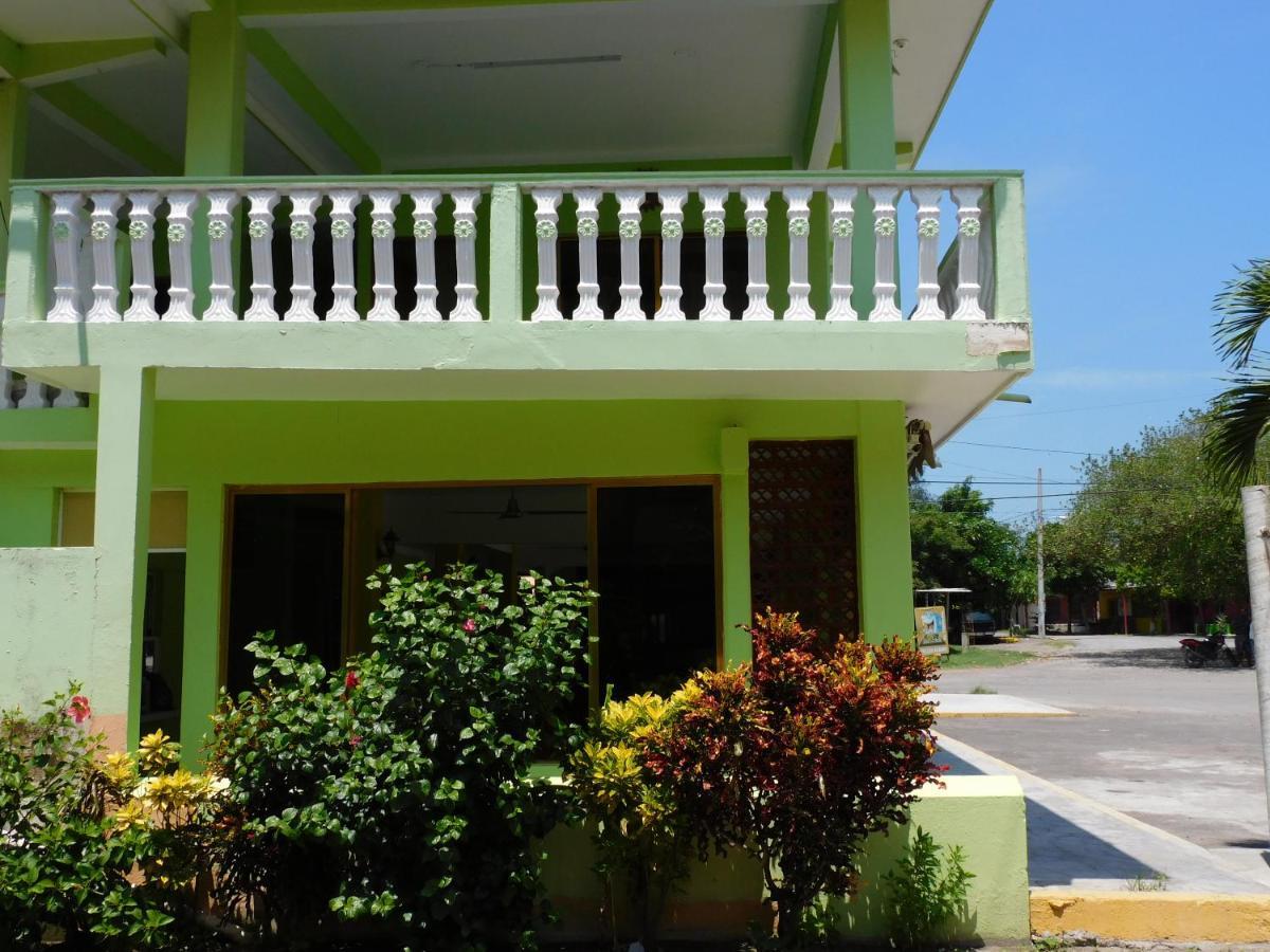 ホテル Casa De Huespedes Yoli By Rotamundos Playa Chachalacas エクステリア 写真