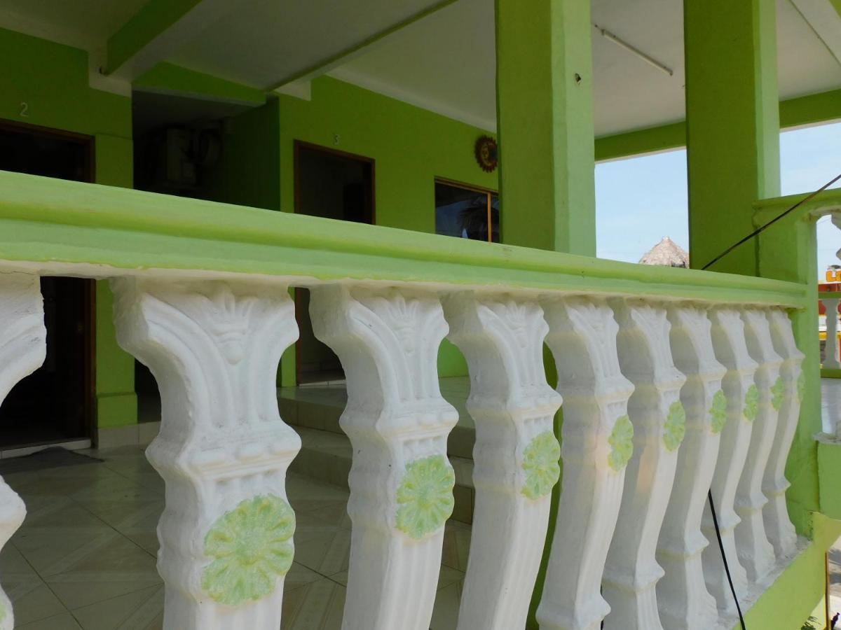ホテル Casa De Huespedes Yoli By Rotamundos Playa Chachalacas エクステリア 写真